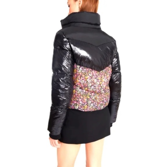 Steve Madden Ariana Short Floral & Black Puffer Jacket With Chrome Zipper -Small - Picture 2 of 14